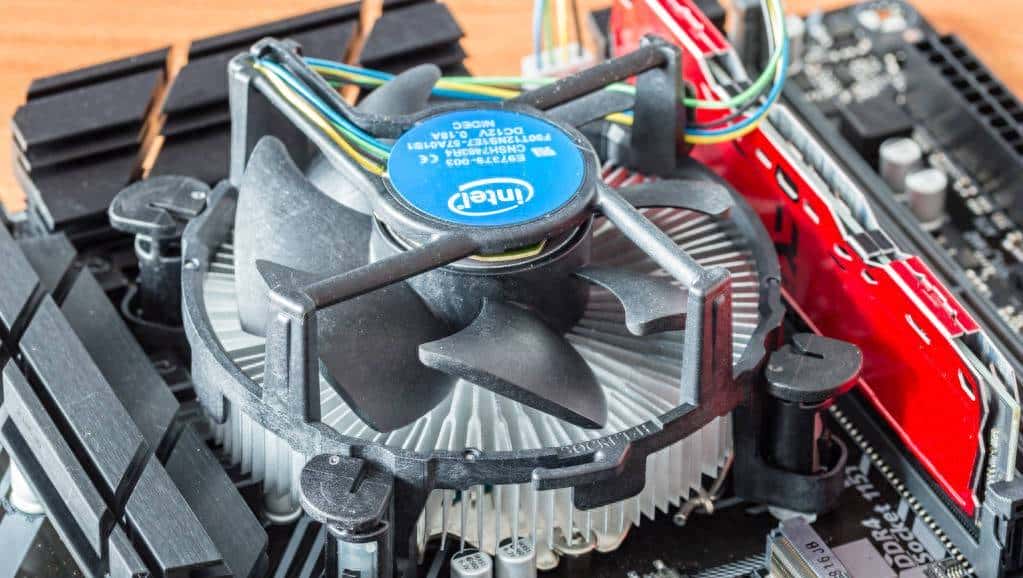 电脑频繁死机别慌！这 5 个隐藏缘由 90% 的人都忽略了