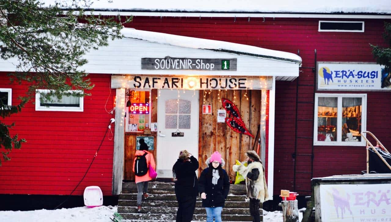 乘着哈士奇雪橇去北极圈撒野