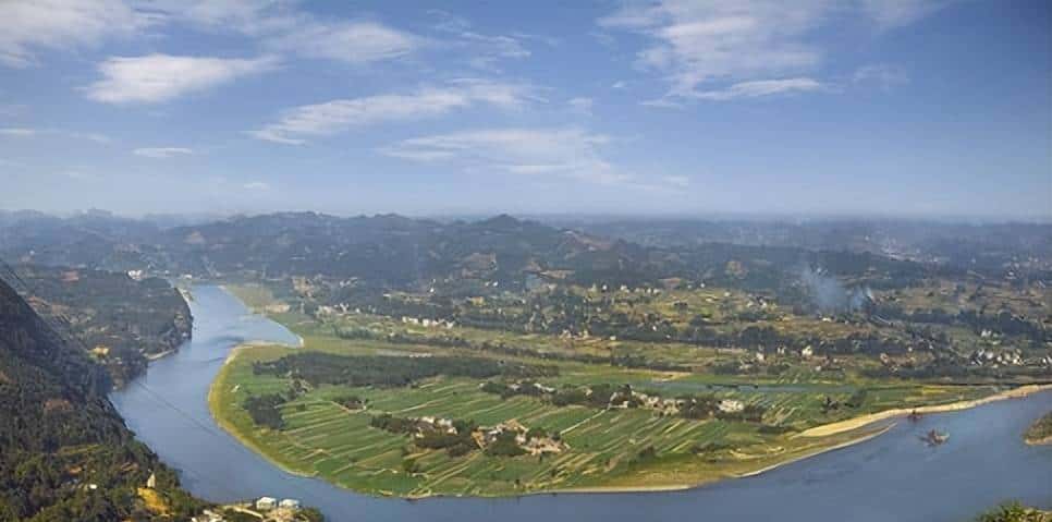 2013年四川农民在岷江捞出一枚金印，卖出800万，却不知大祸临头