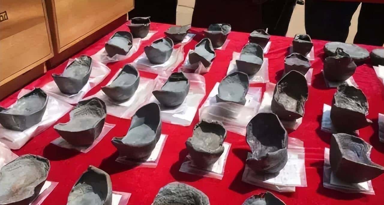 2013年四川农民在岷江捞出一枚金印，卖出800万，却不知大祸临头