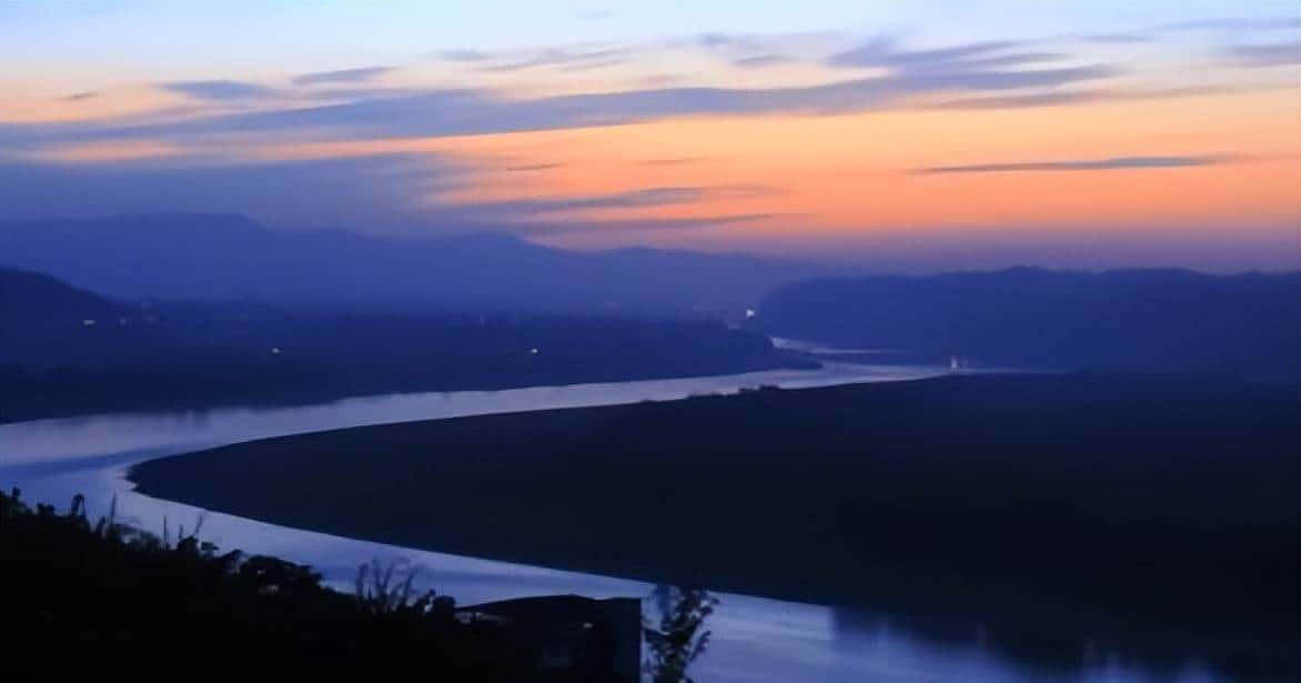 2013年四川农民在岷江捞出一枚金印，卖出800万，却不知大祸临头