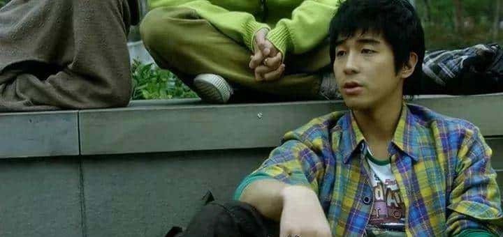 这个总是自黑矮化自己的小男人，我却爱死他了