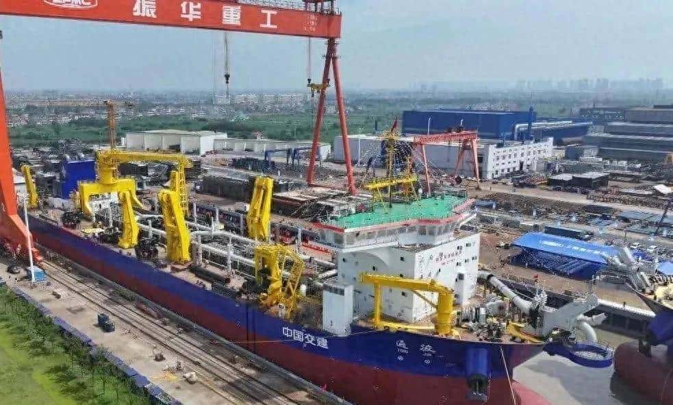 亚洲最大耙吸挖泥船“通浚”“浚广”轮下水 中国实现领跑跨越