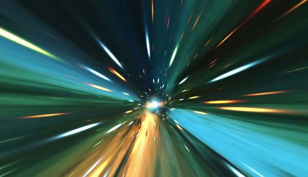 时钟的秒针要延长多少,才能使末端的转动速度超光速?