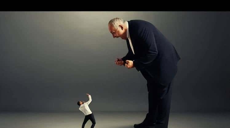 别再用‘底薪+提成’坑自己了!4步打造自驱动销售团队,业绩翻倍