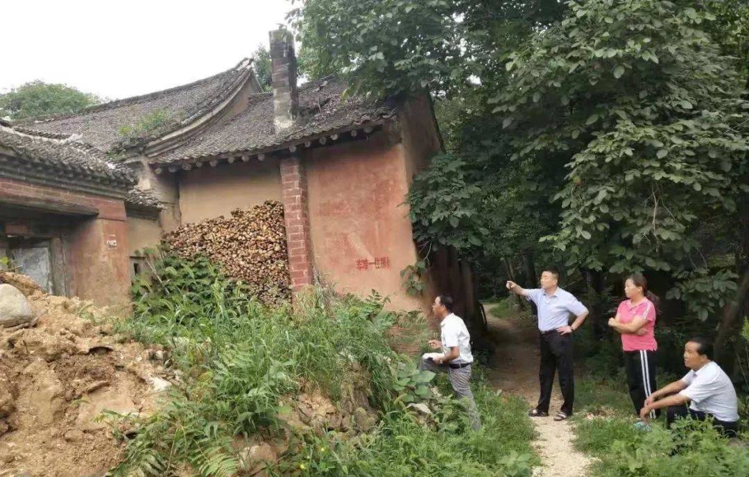 【脱贫攻坚】潘河乡：强力推动危旧房屋拆除工作