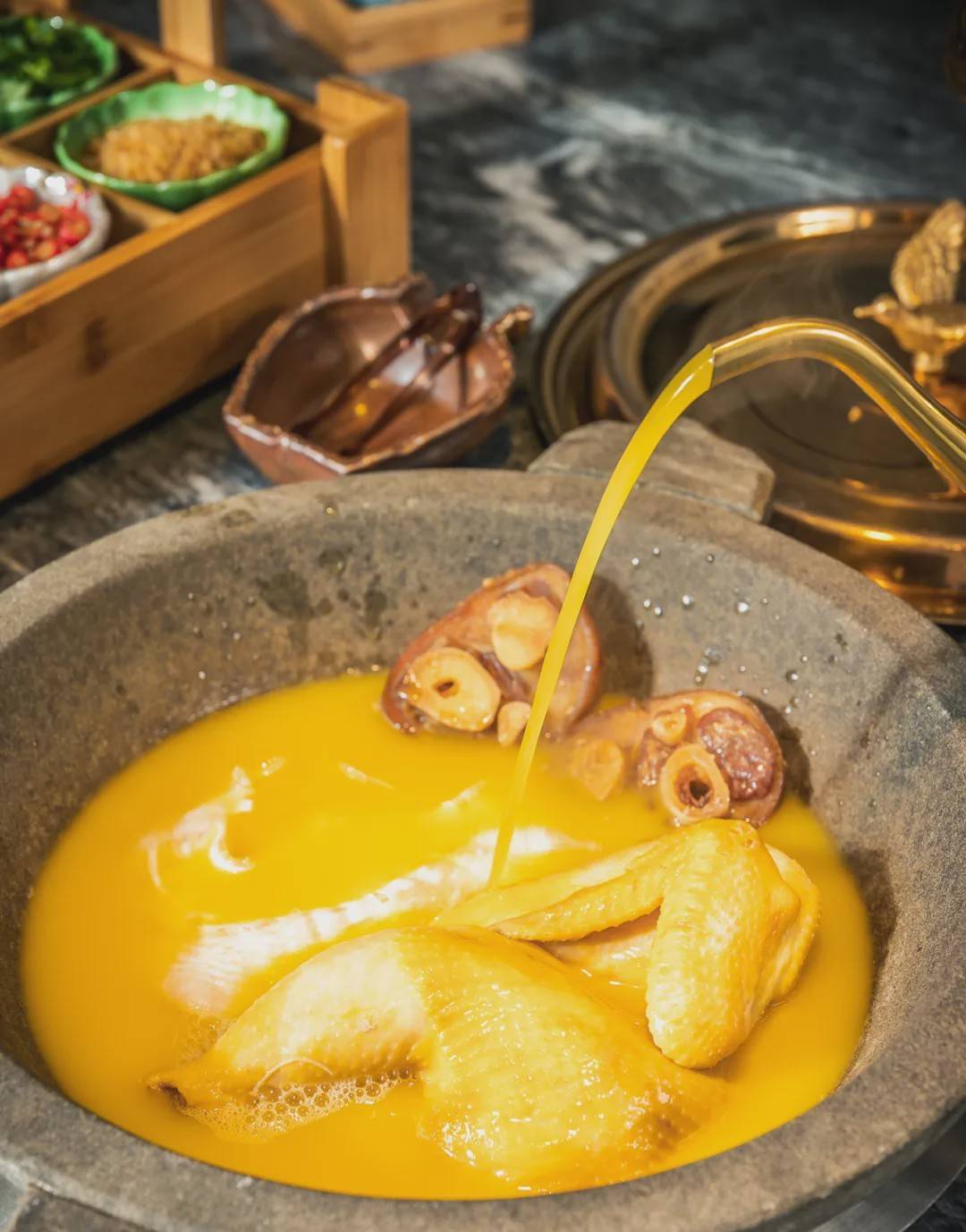 《魔都薅羊毛攻略》，网红餐厅也能便宜吃！