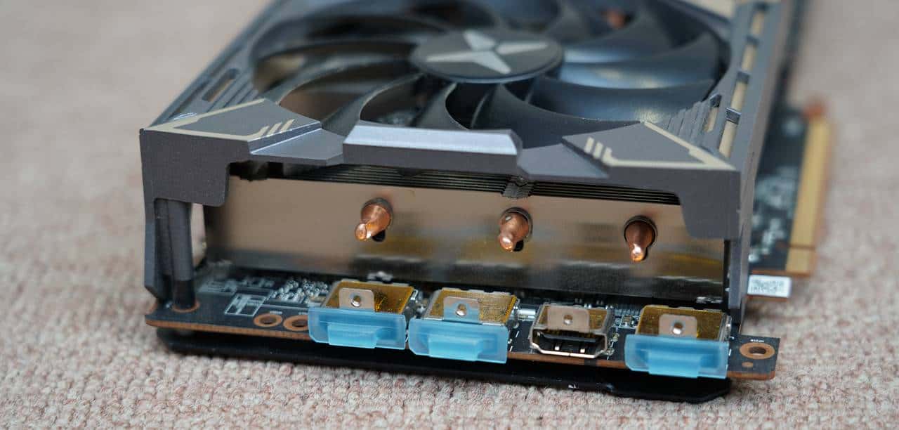 完全白嫖的性能?据说涂了这管防晒乳(FSR),能让显卡越级战斗