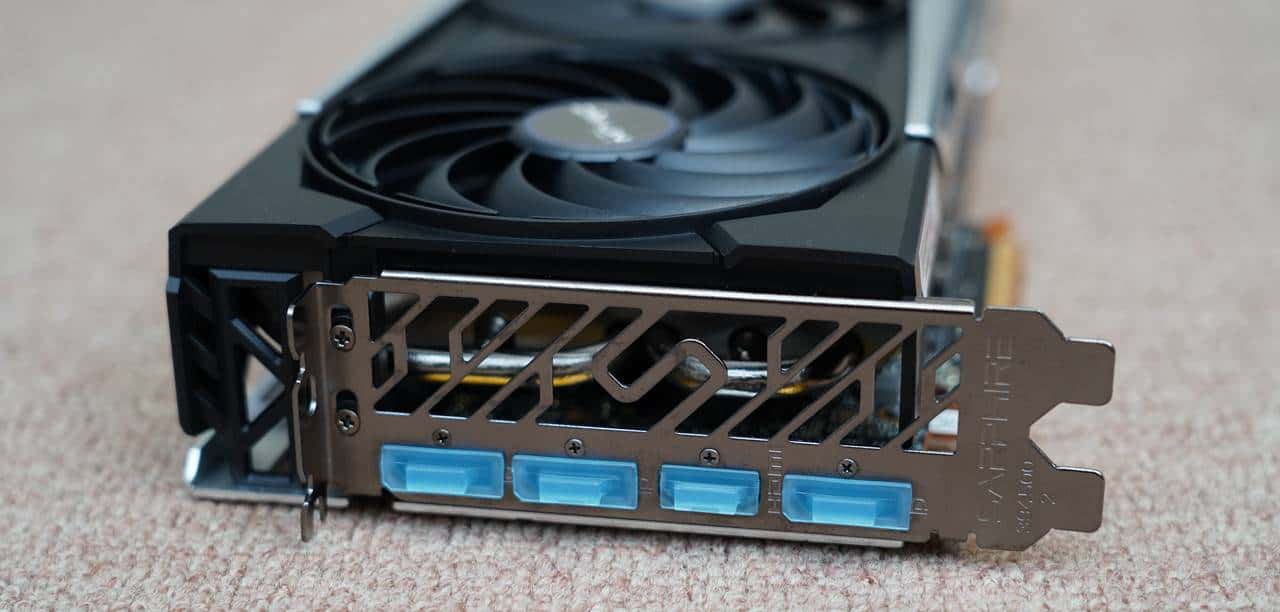 完全白嫖的性能?据说涂了这管防晒乳(FSR),能让显卡越级战斗