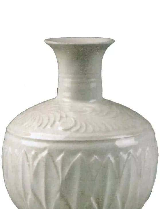 五代至北宋早期青瓷与白瓷上的深剔刻装饰工艺浅析