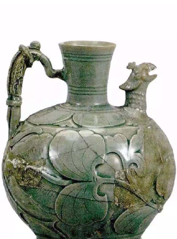 五代至北宋早期青瓷与白瓷上的深剔刻装饰工艺浅析