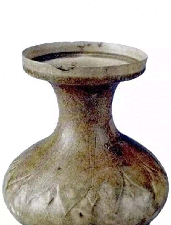 五代至北宋早期青瓷与白瓷上的深剔刻装饰工艺浅析