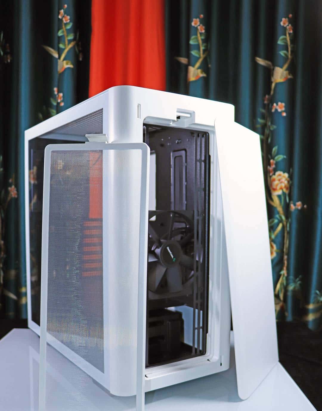 装台 5800X + 3090Ti 的主机,兼顾游戏与生产力