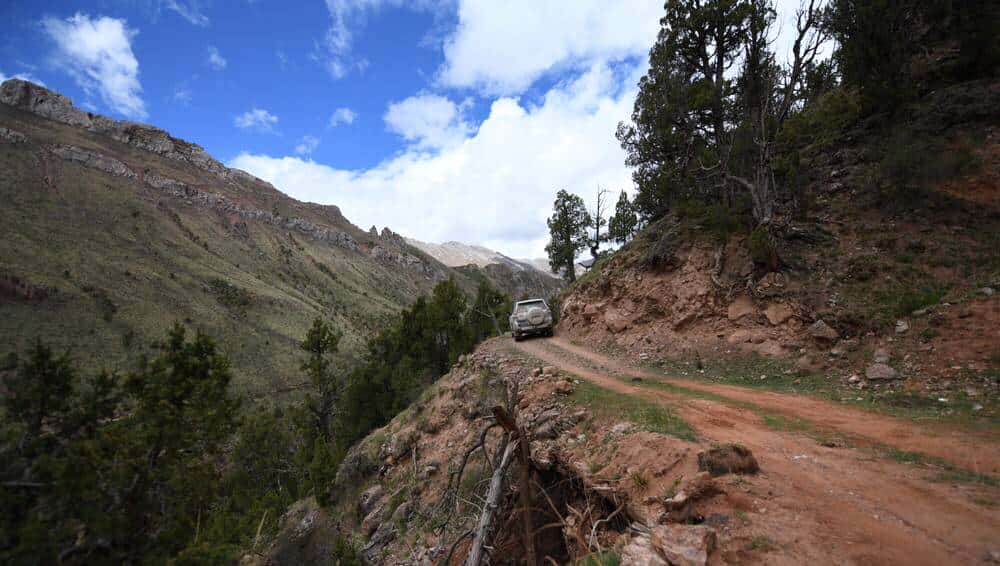柴油普拉多3000VX,3车4人自驾澜沧江源头,路程艰险