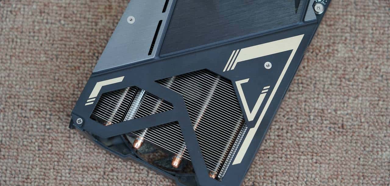 完全白嫖的性能?据说涂了这管防晒乳(FSR),能让显卡越级战斗