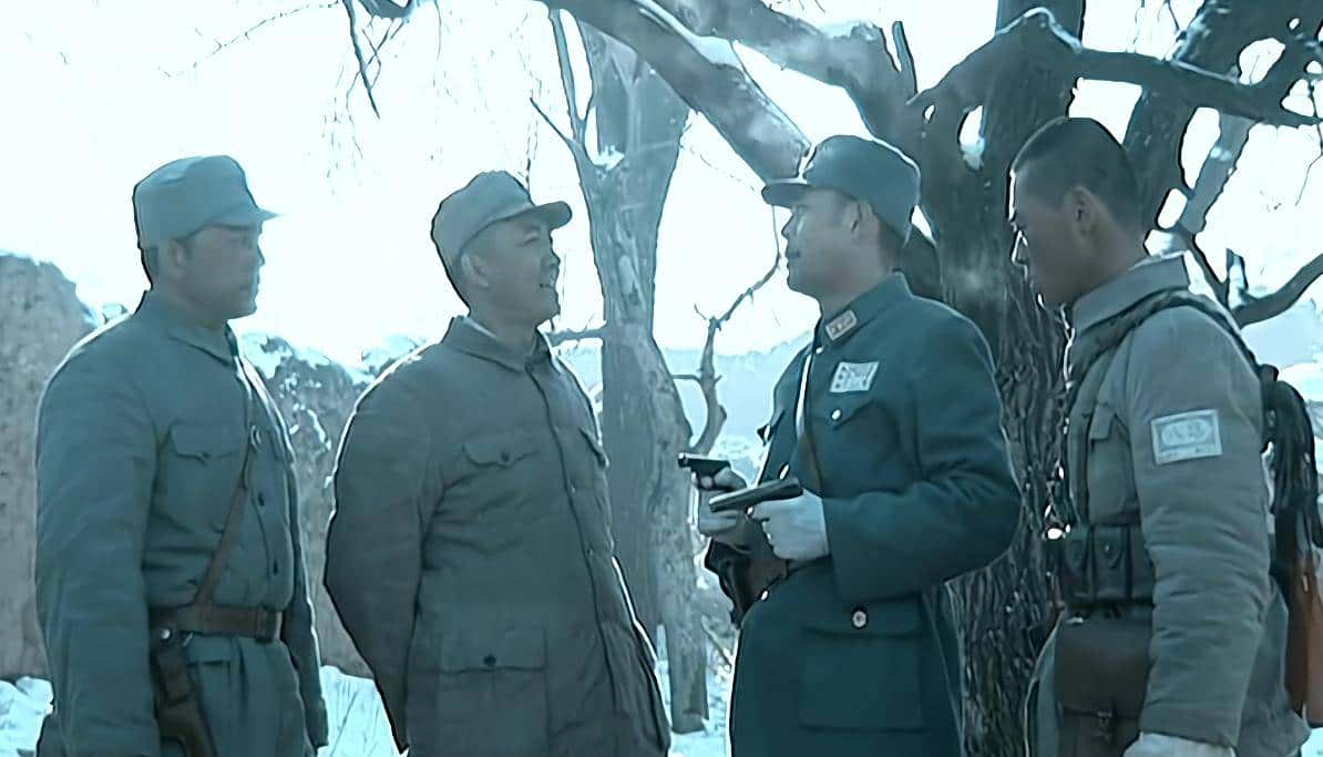 新老亮剑楚云飞打鸟对比，一个用双枪射击，一个用单枪，谁更霸气