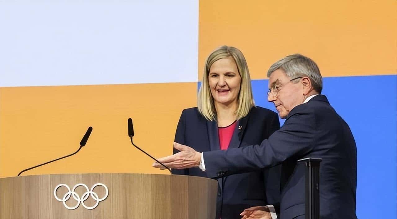 英媒揭考文垂老底:她是巴赫的木偶 津巴布韦最穷时领10万美元奖金