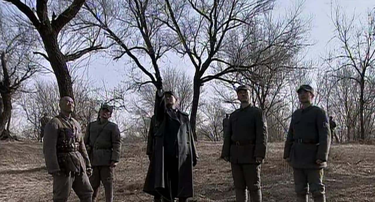 新老亮剑楚云飞打鸟对比，一个用双枪射击，一个用单枪，谁更霸气