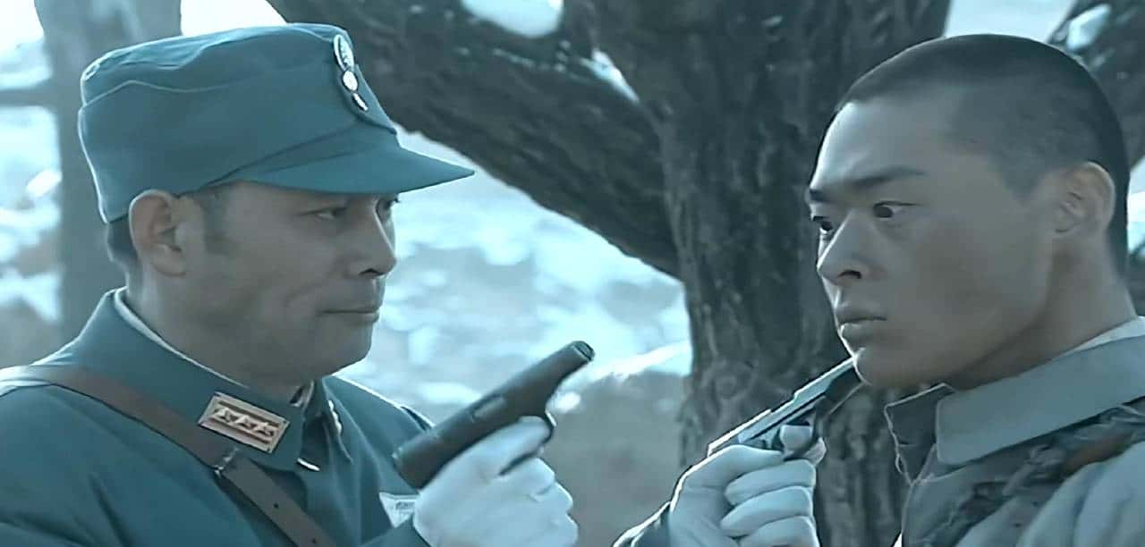 新老亮剑楚云飞打鸟对比，一个用双枪射击，一个用单枪，谁更霸气