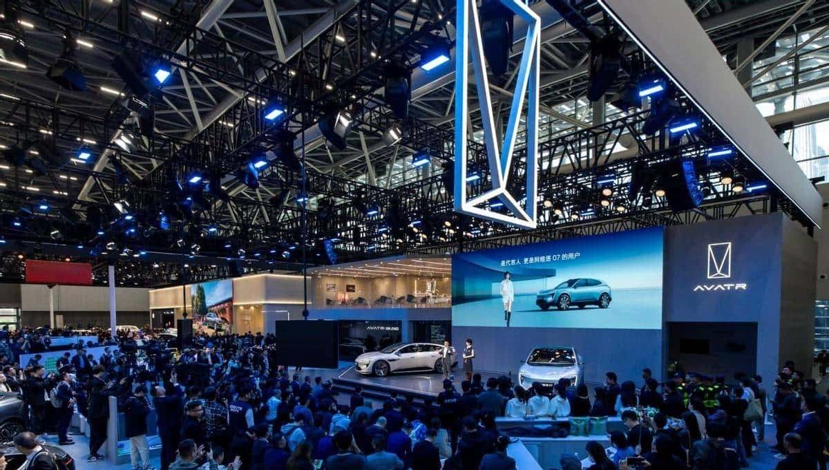 4000华为员土集体“喜提”新车,姚安娜这波操作秀翻全场