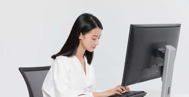 在单位，报复小人最好方式，不是翻脸，用这3个成语让他无地自容