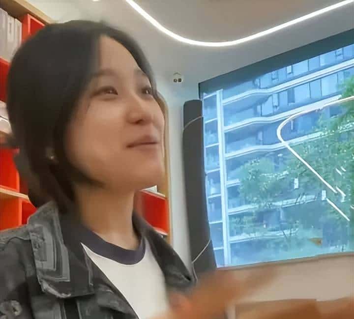 “挖呀挖”黄老师爆火后狂赚百万？网友：挖的是我们的钱包吧？