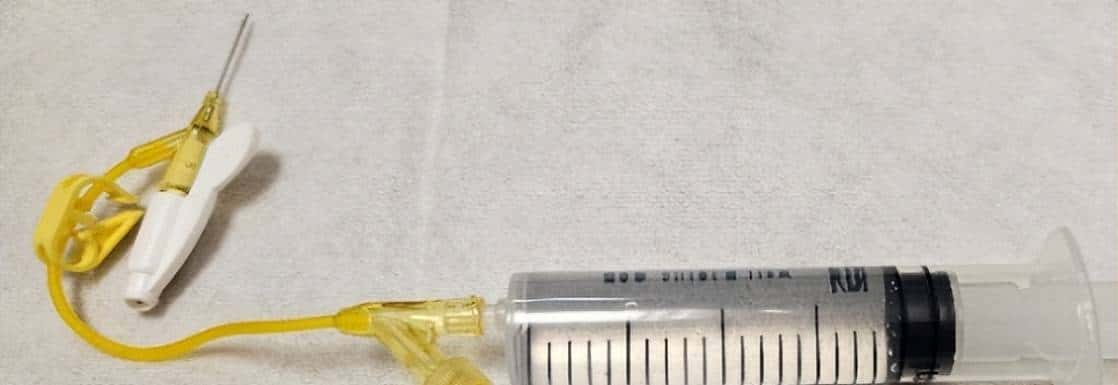 输液时抽出“虾线”状血条，是血栓吗？！我还有救吗……