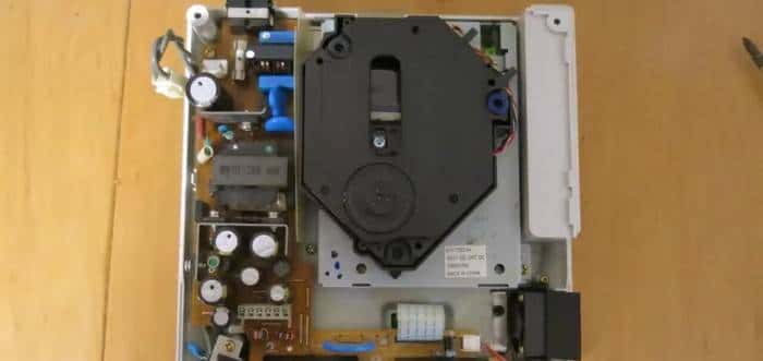 DIY达人将AMD零件塞入世嘉Dreamcast主机中 还能运行光盘游戏