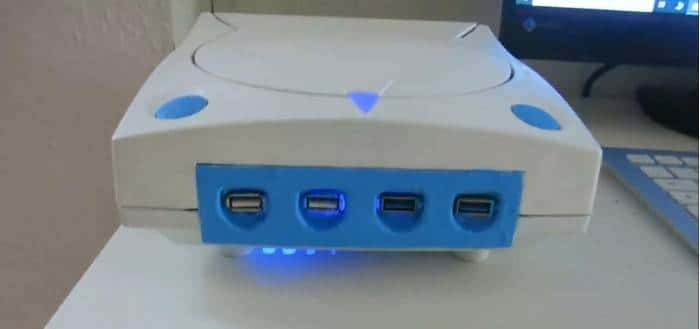 DIY达人将AMD零件塞入世嘉Dreamcast主机中 还能运行光盘游戏