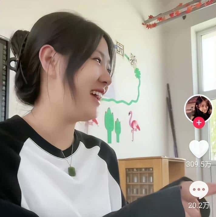 “挖呀挖”黄老师爆火后狂赚百万？网友：挖的是我们的钱包吧？