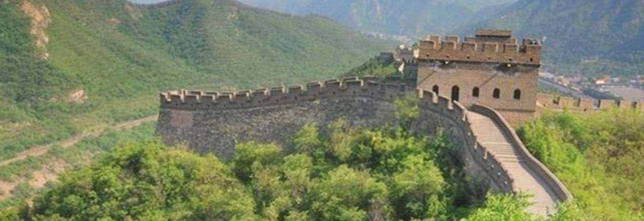 过了两千多年,为何秦始皇当年修的公路,至今仍“寸草不生”?