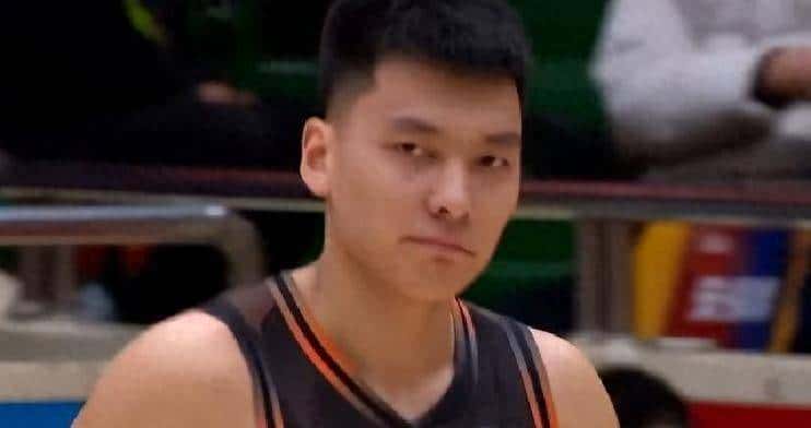 山东男篮外援加速磨合,陈林坚体测惊艳,单节10分钟,更显潜力