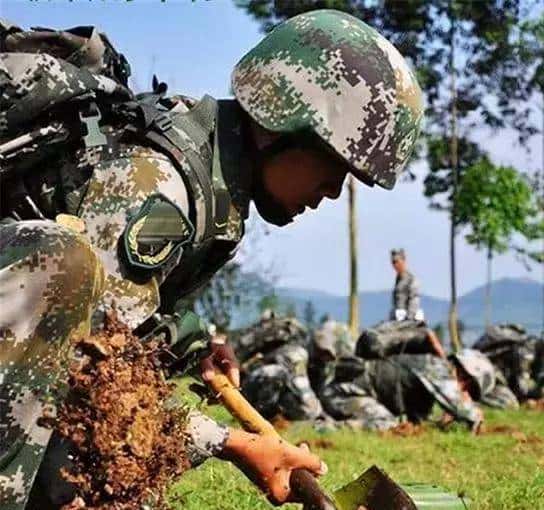 独一无二的中国兵工铲，20多种功能让世人惊叹