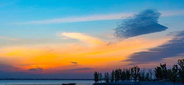 “一辈子都写不出的神仙句子,我帮你整理了28句,喜爱自取”