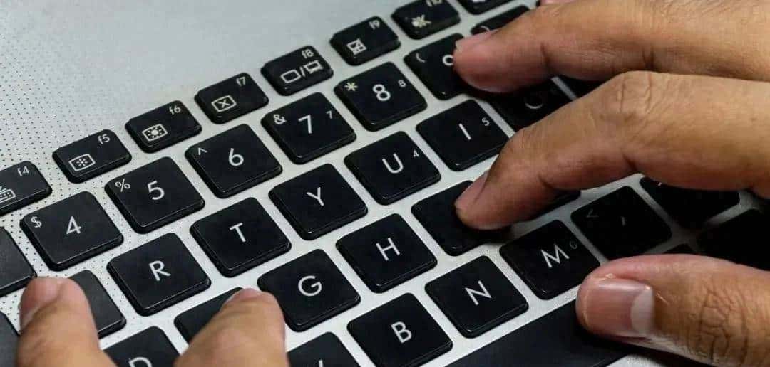 电脑键盘打字不显示字出来怎么办?解决方法在这里,必定能帮到你