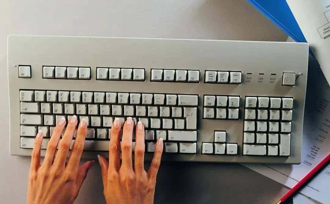 电脑键盘打字不显示字出来怎么办?解决方法在这里,必定能帮到你