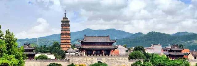 景德镇在哪个省？该省份还有哪些景点？