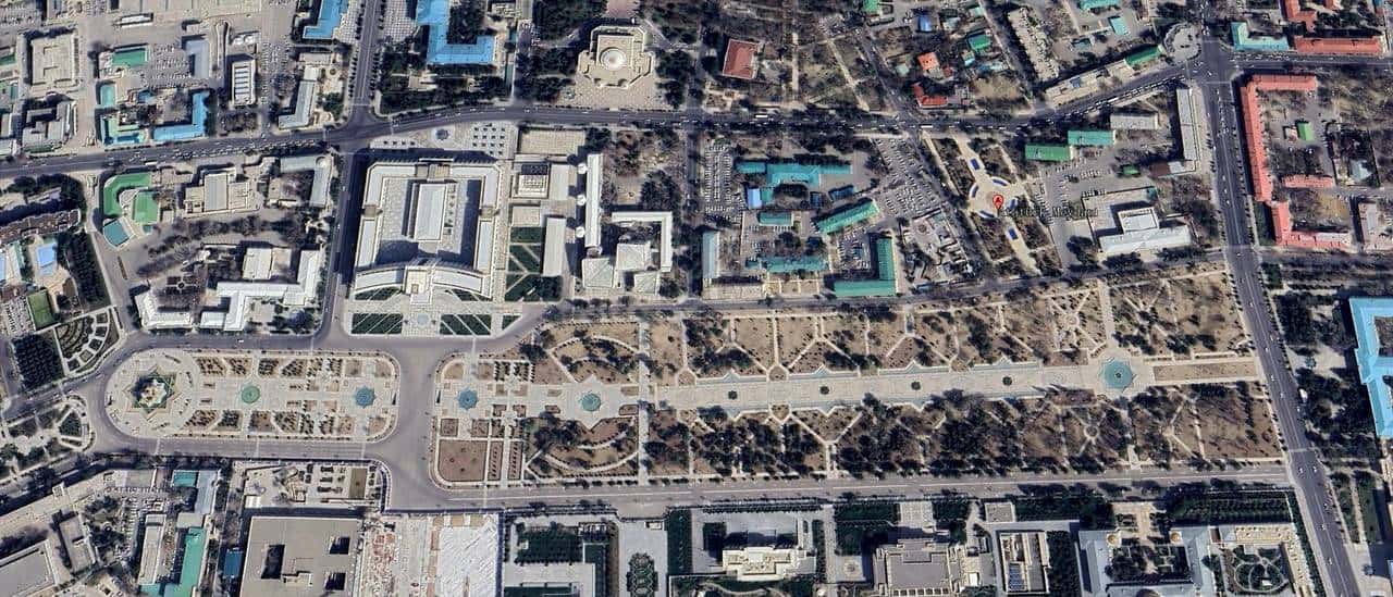 全球面积最大的10个广场的经纬度坐标