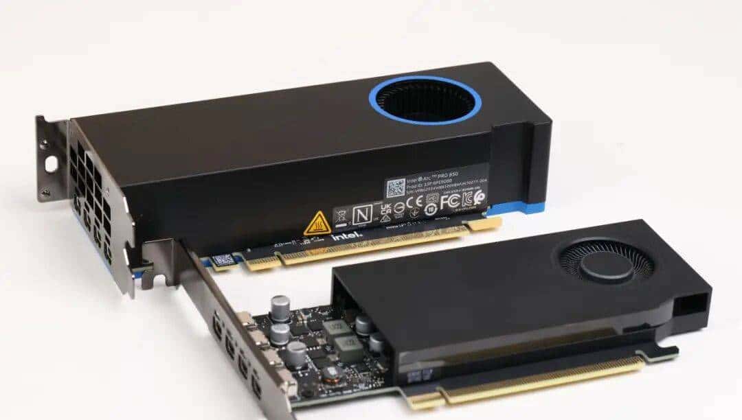 短小精悍的AI与图形工作站专业之选——英特尔锐炫 Pro B50显卡首发评测