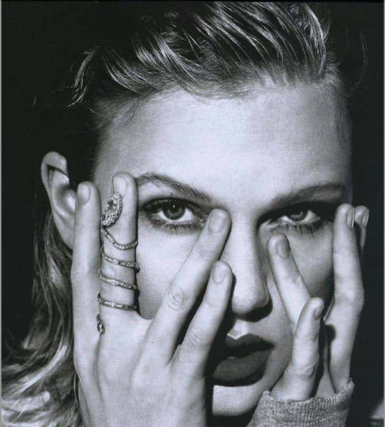 十几年了,霉霉怎么越来越红