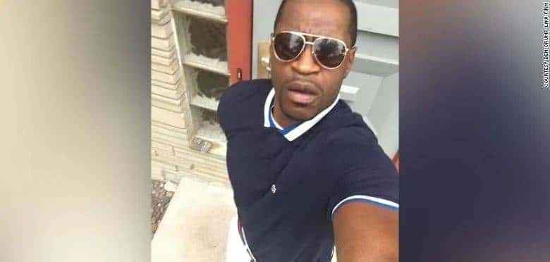 “跪死”黑人的警察被起诉谋杀，妻子选择离婚！起诉书里描述了当天的一切