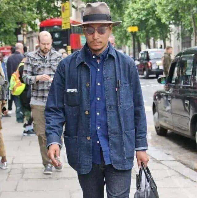 把“裤子”两个字扔进搜索引擎，前0.3秒蹦出来的不是面料参数