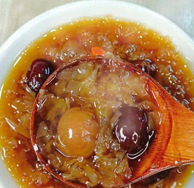 冬天常吃这4样,一吃润燥,二吃驱寒,三吃补气血,四吃强免疫!