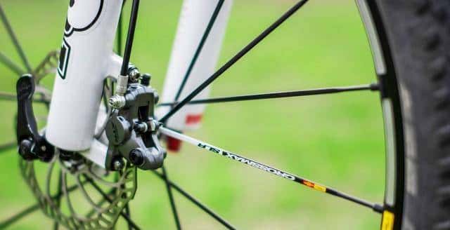 别再被骑行服骗了！3分钟识破新手与老手，核心差距根本不在穿搭