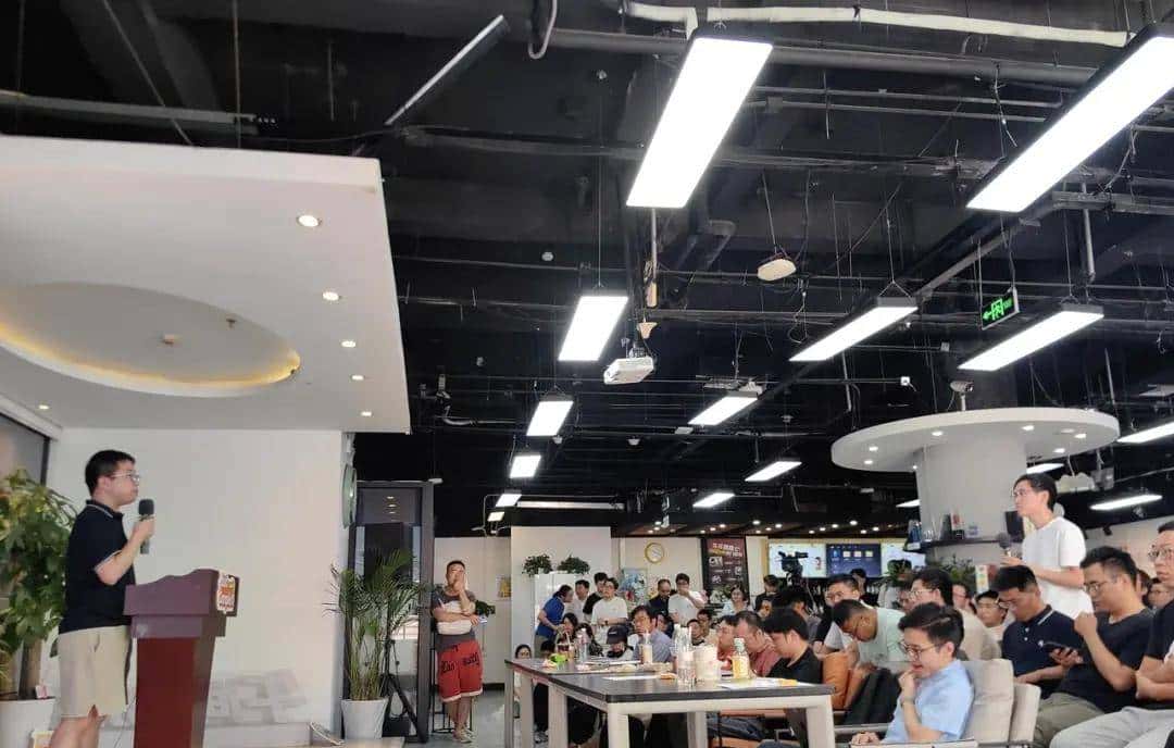 字节跳动郑思泽详解Triton-distributed框架，实现大模型计算融合