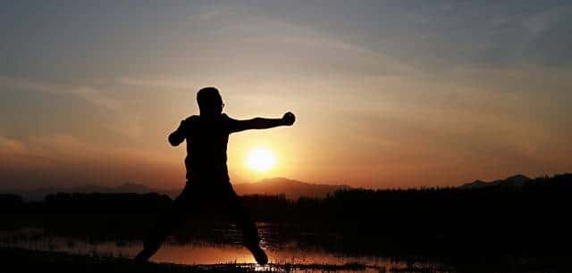 深山爷爷的野生长寿经，采蘑菇，练晨舞，4个秘诀活成行走