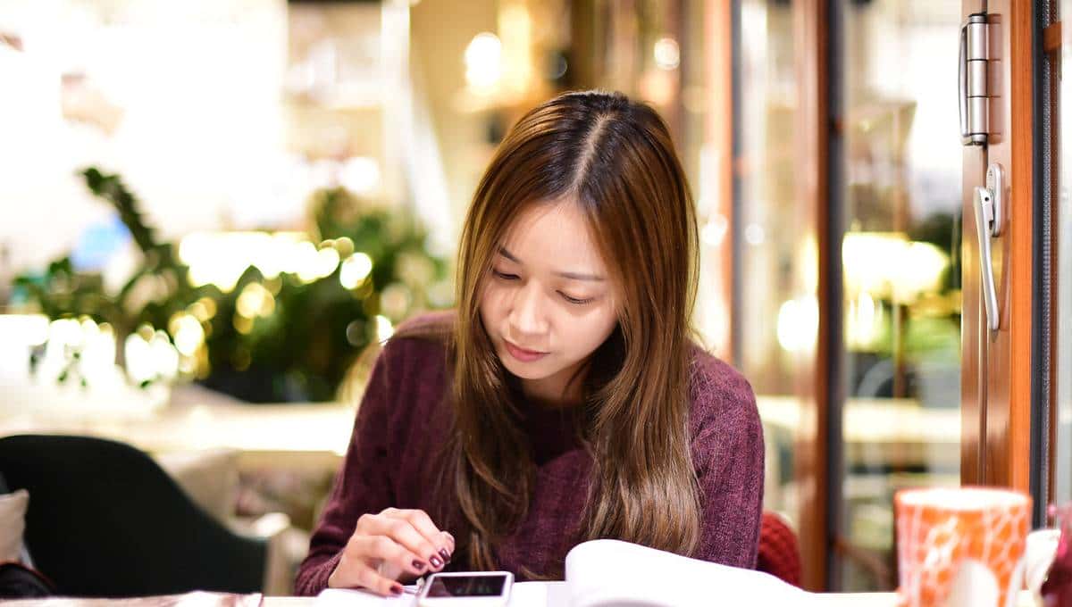 计算机是如何存储小数的？在C语言编程中，应该注意什么？