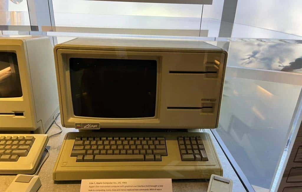 99 刀买到一把 40 年前的苹果键盘，它竟成了我 2025 年的「码字神器」