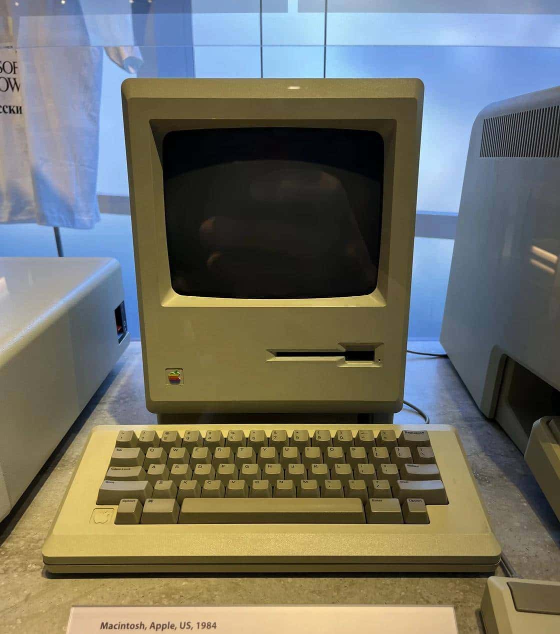 99 刀买到一把 40 年前的苹果键盘，它竟成了我 2025 年的「码字神器」