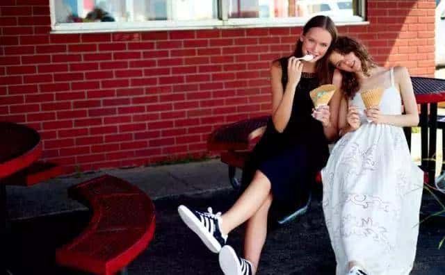 杨幂小贝的65元布鞋,刘雯最新款网红鞋,17年这些运动鞋要火